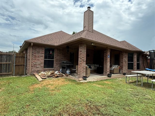 139 Birdsong Lane, Terrell, TX 75160