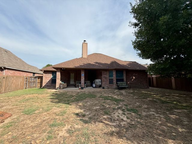 139 Birdsong Lane, Terrell, TX 75160