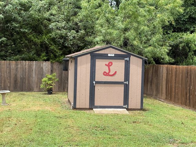 139 Birdsong Lane, Terrell, TX 75160