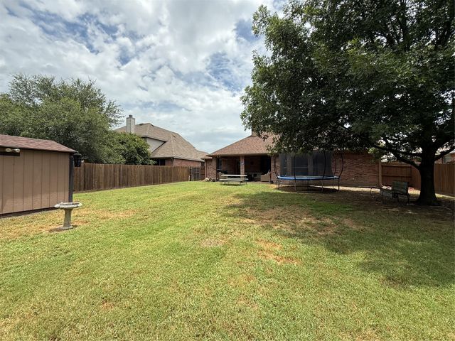 139 Birdsong Lane, Terrell, TX 75160