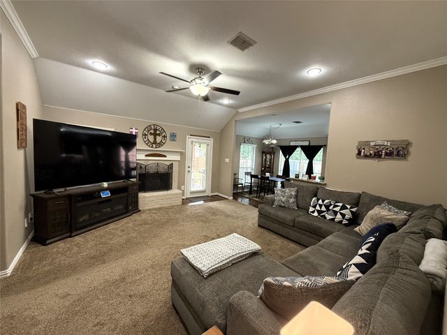 139 Birdsong Lane, Terrell, TX 75160