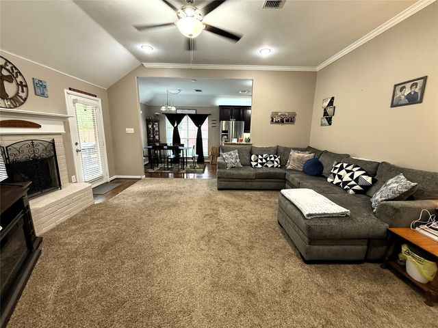 139 Birdsong Lane, Terrell, TX 75160