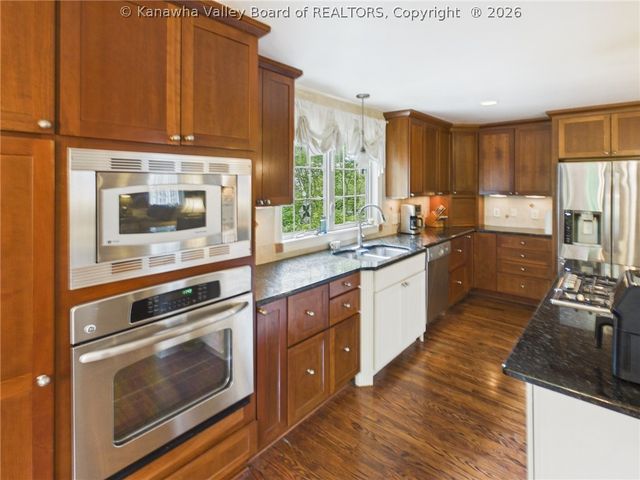 1621 Ridgeview Road, Charleston, WV 25314