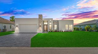 526 SE 4th ST, Cape Coral, FL 33990