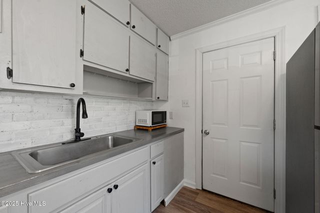 101 Robin Road, Jacksonville, NC 28540