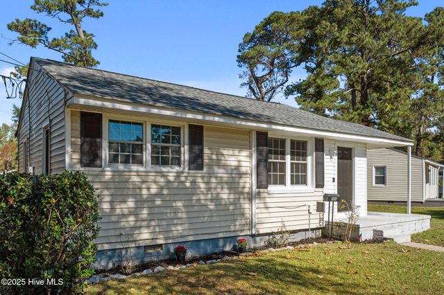 101 Robin Road, Jacksonville, NC 28540