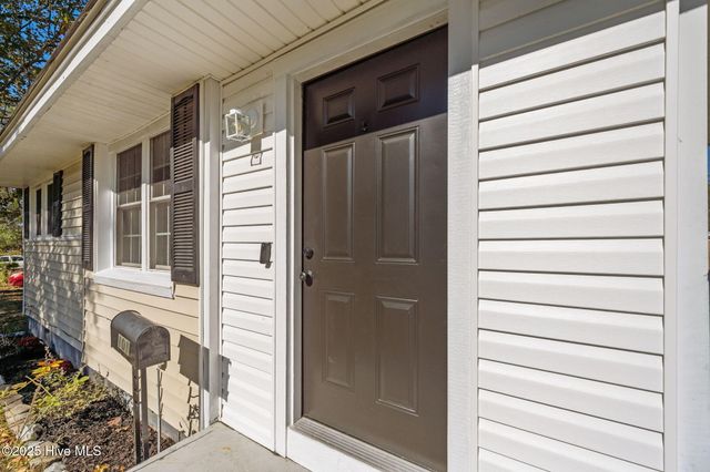 101 Robin Road, Jacksonville, NC 28540