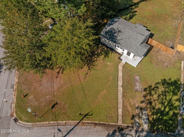 101 Robin Road, Jacksonville, NC 28540