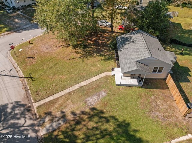 101 Robin Road, Jacksonville, NC 28540
