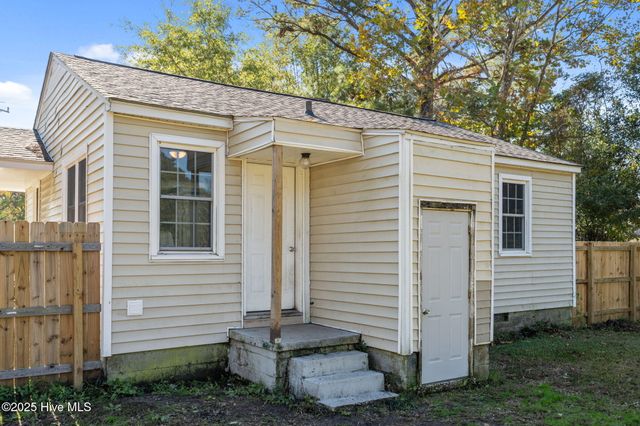 101 Robin Road, Jacksonville, NC 28540