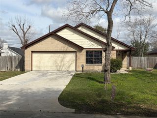 1917 Estate Drive, Deer Park, TX 77536