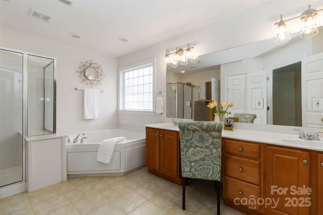 14211 Harvington Drive, Huntersville, NC 28078