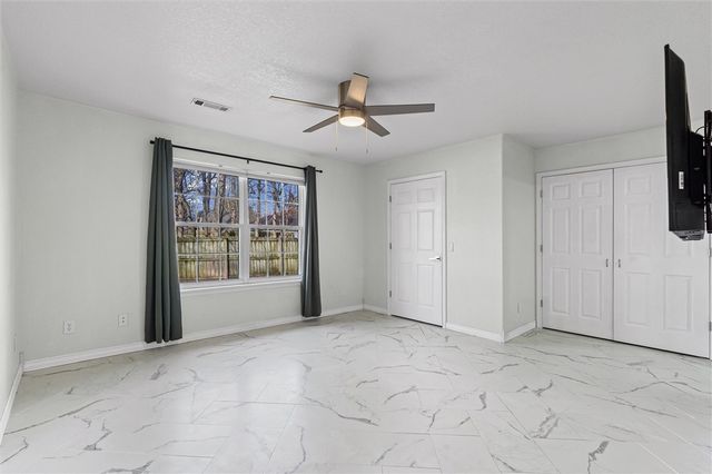 2749 Jessica Place, Fayetteville, AR 72701