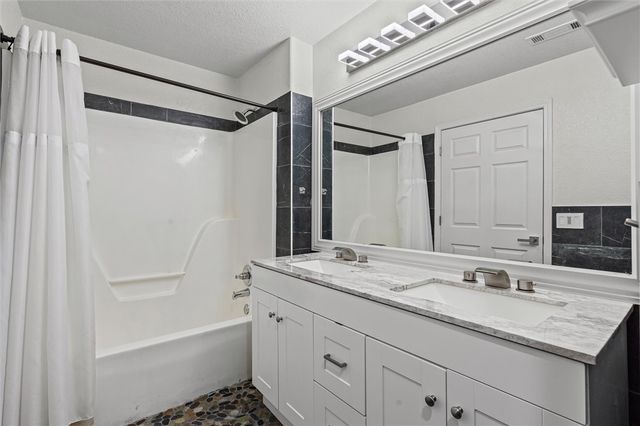 2749 Jessica Place, Fayetteville, AR 72701