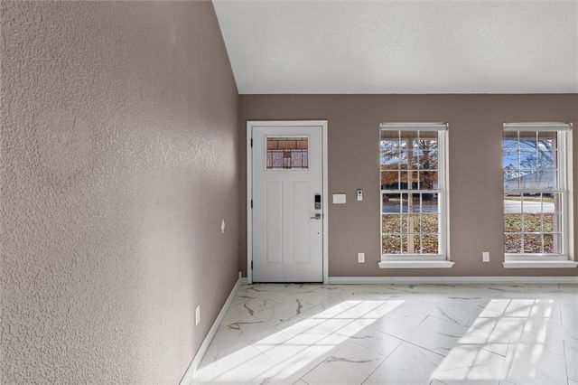 2749 Jessica Place, Fayetteville, AR 72701