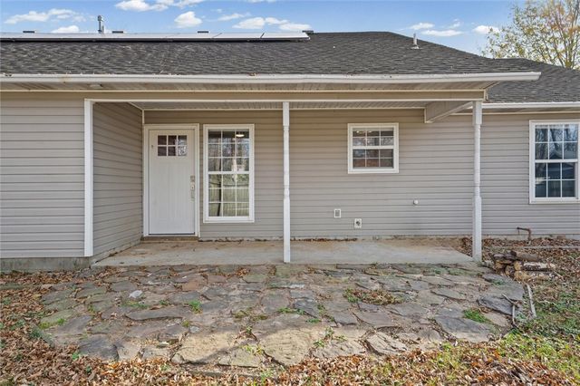 2749 Jessica Place, Fayetteville, AR 72701