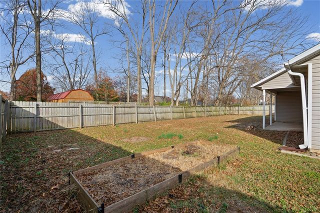 2749 Jessica Place, Fayetteville, AR 72701