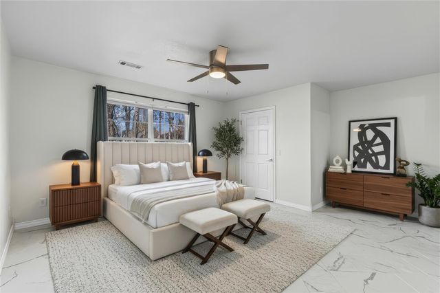 2749 Jessica Place, Fayetteville, AR 72701