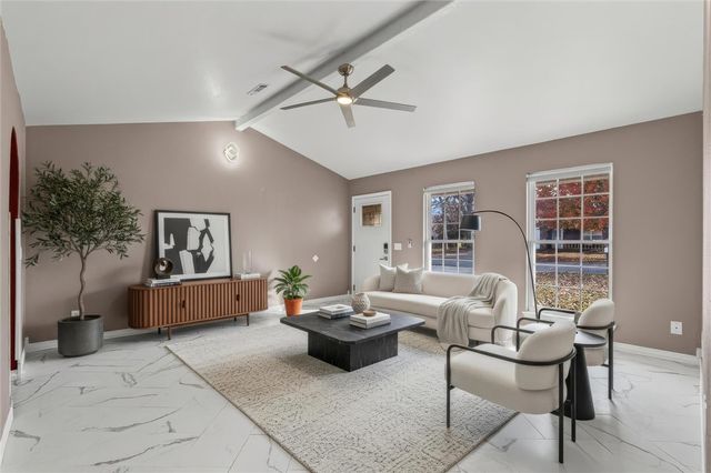 2749 Jessica Place, Fayetteville, AR 72701