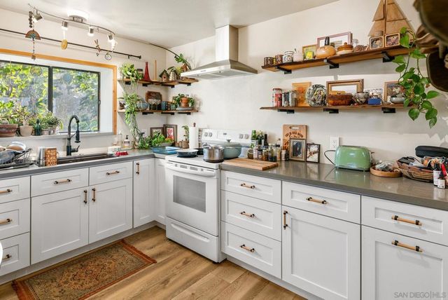 2820 Highlands Blvd, Spring Valley, CA 91977