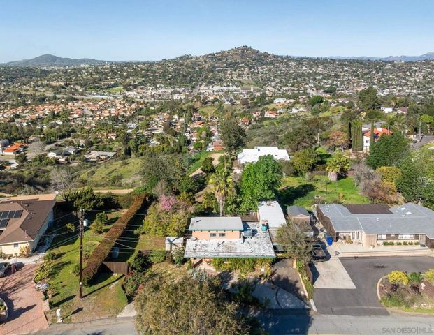 2820 Highlands Blvd, Spring Valley, CA 91977