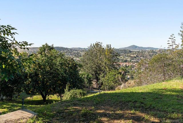 2820 Highlands Blvd, Spring Valley, CA 91977