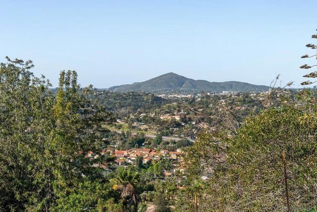 2820 Highlands Blvd, Spring Valley, CA 91977