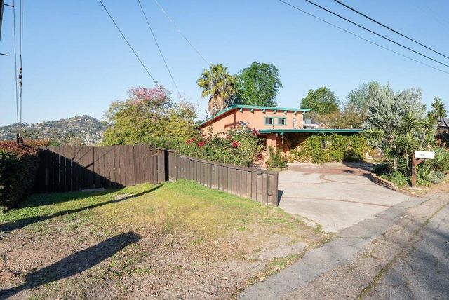 2820 Highlands Blvd, Spring Valley, CA 91977