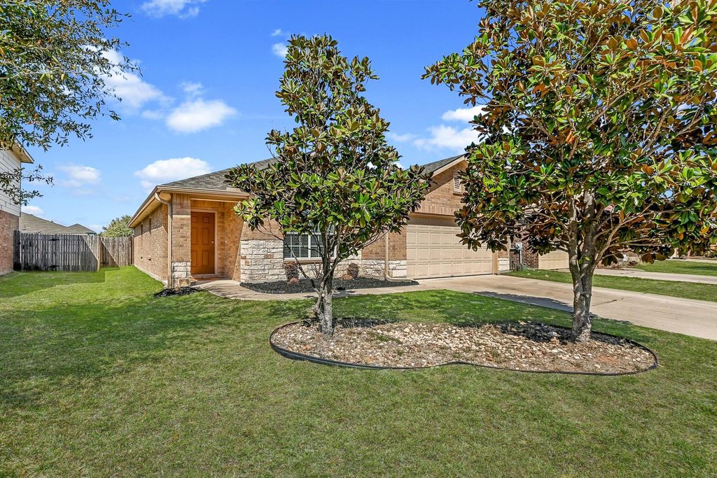 116 Mallard LN, Leander, TX 78641