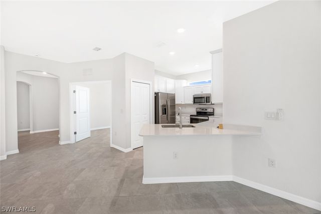 2672 Vine AVE, Naples, FL 34120