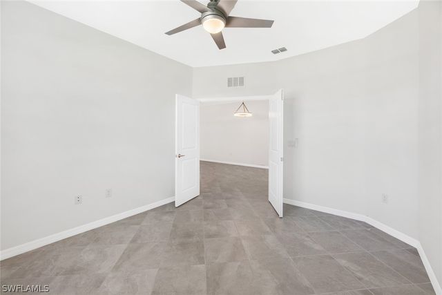 2672 Vine AVE, Naples, FL 34120