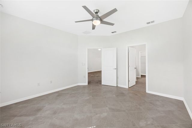 2672 Vine AVE, Naples, FL 34120