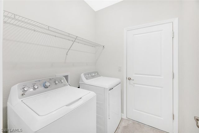 2672 Vine AVE, Naples, FL 34120