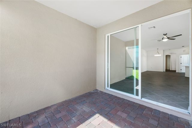 2672 Vine AVE, Naples, FL 34120