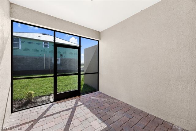 2672 Vine AVE, Naples, FL 34120