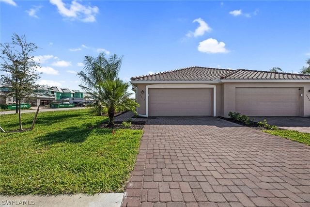 2672 Vine AVE, Naples, FL 34120