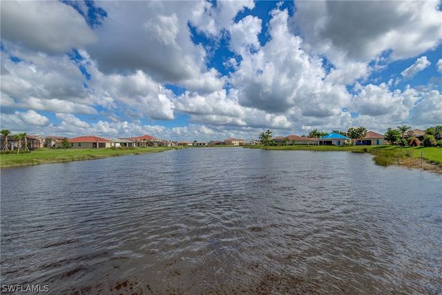 2672 Vine AVE, Naples, FL 34120