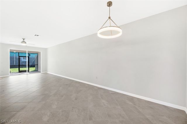 2672 Vine AVE, Naples, FL 34120