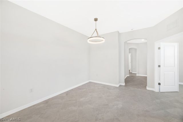 2672 Vine AVE, Naples, FL 34120