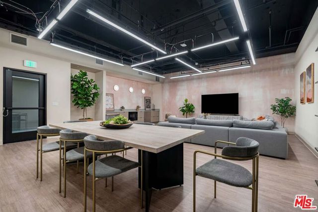 2500 Wilshire Boulevard 622, Los Angeles, CA 90057