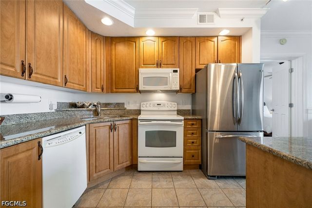 2825 Palm Beach BLVD 618, Fort Myers, FL 33916