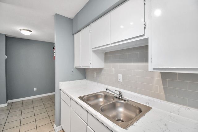 5959 Bonhomme Road 289R, Houston, TX 77036