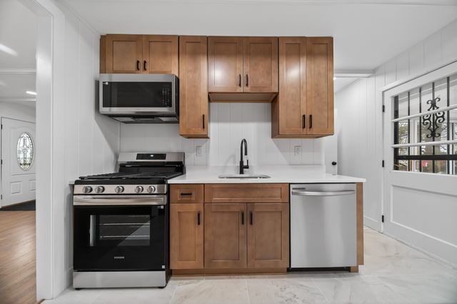 5009 HILLSDALE Avenue, Erie, PA 16509