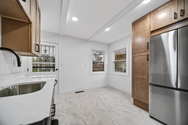 5009 HILLSDALE Avenue, Erie, PA 16509