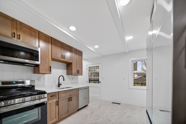 5009 HILLSDALE Avenue, Erie, PA 16509