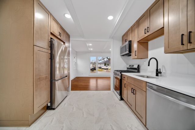 5009 HILLSDALE Avenue, Erie, PA 16509