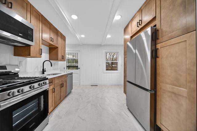 5009 HILLSDALE Avenue, Erie, PA 16509