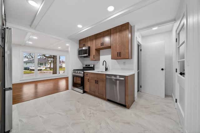 5009 HILLSDALE Avenue, Erie, PA 16509