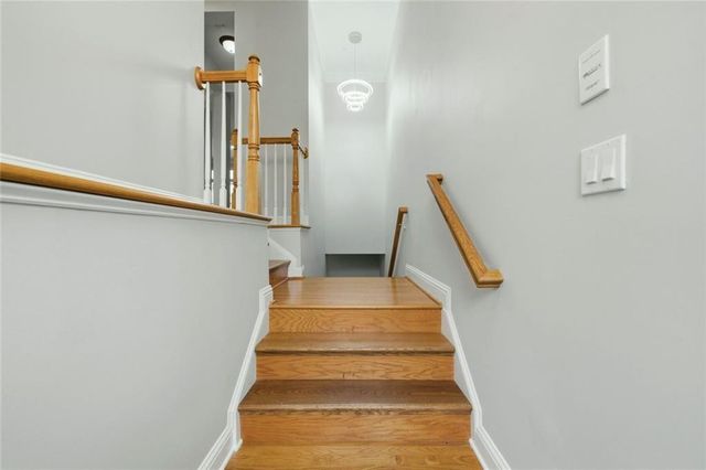 319 Creekbank Way SE, Smyrna, GA 30082