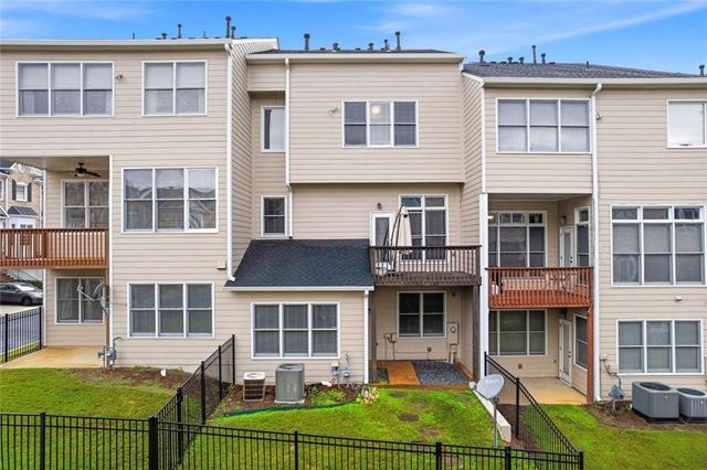 319 Creekbank Way SE, Smyrna, GA 30082